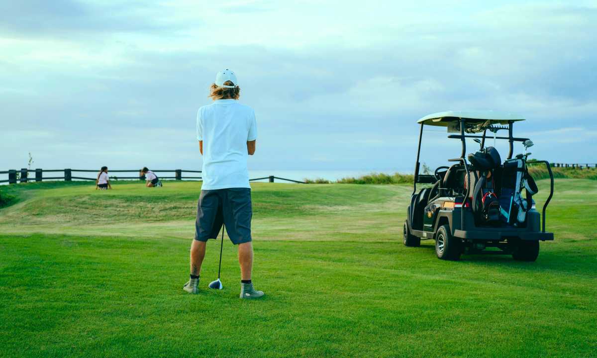 How Wide is a Golf Cart? The Perfect Golfing Experience! 1 How Wide is a Golf Cart?